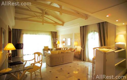 Joy Kiris World Hotel 4